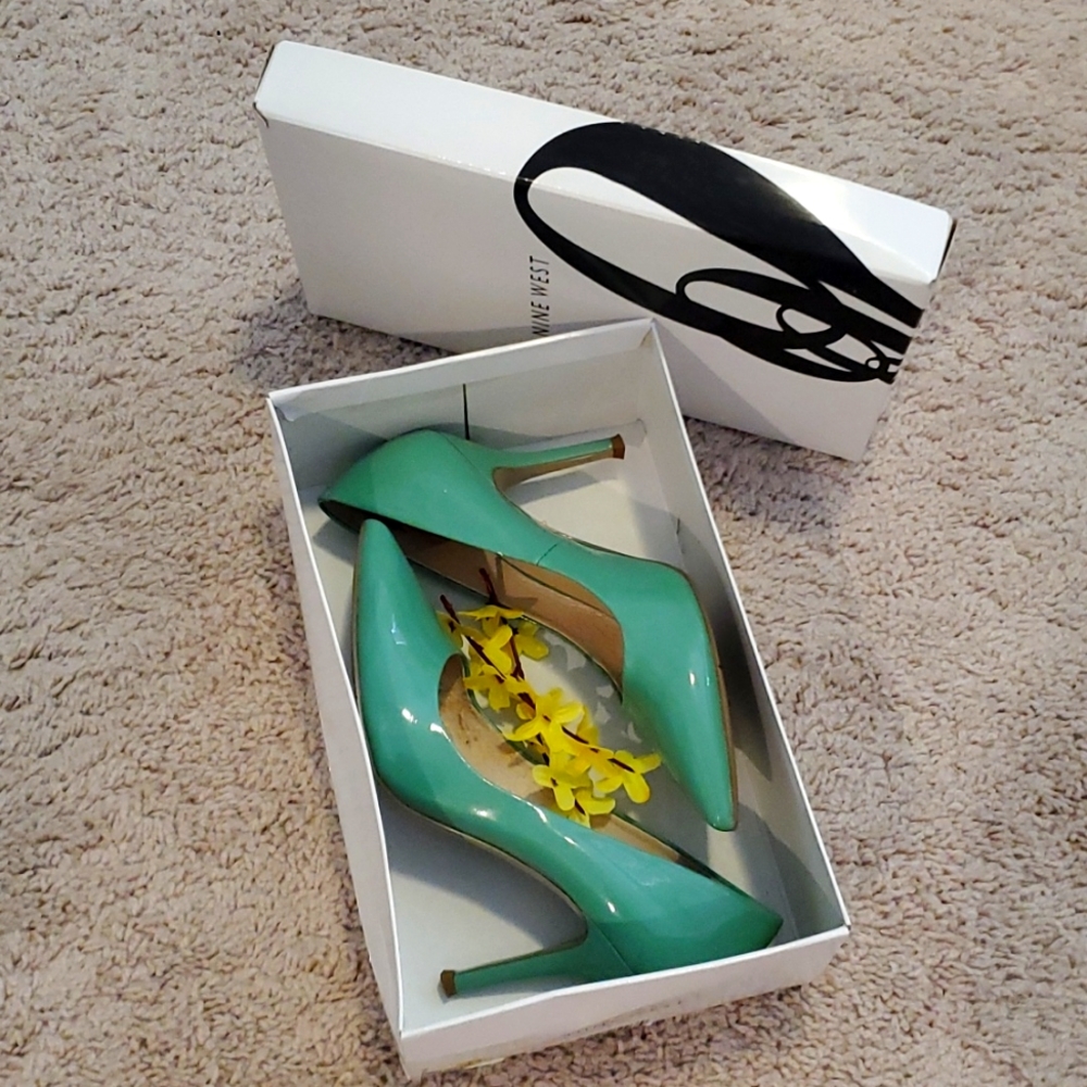 Nine West Green pumps Size 7
